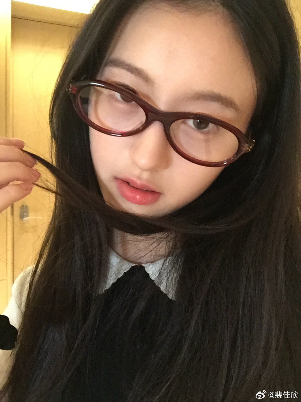 裴佳欣的自拍大放送这组图你觉得怎么样 ​​​