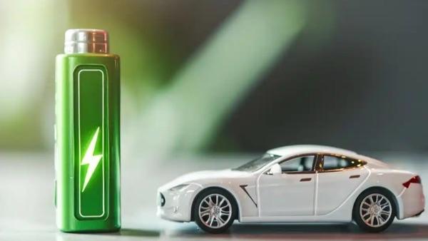 车还好好的，电池就不行了，咋办？
新能源汽车正面临车辆与电池寿命不同步的行业难题