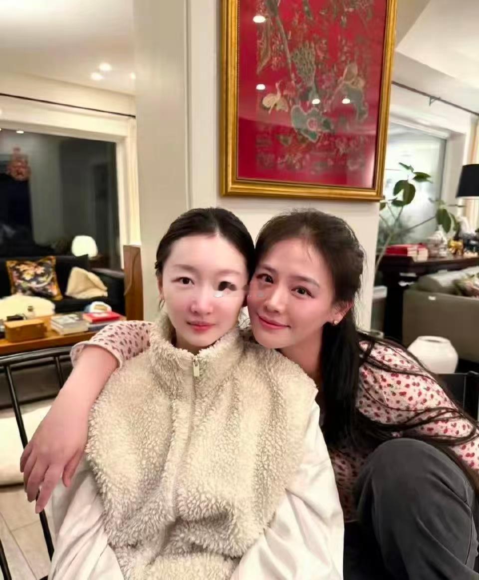 周冬雨告诉大家双眼皮真的抗老 ​​​