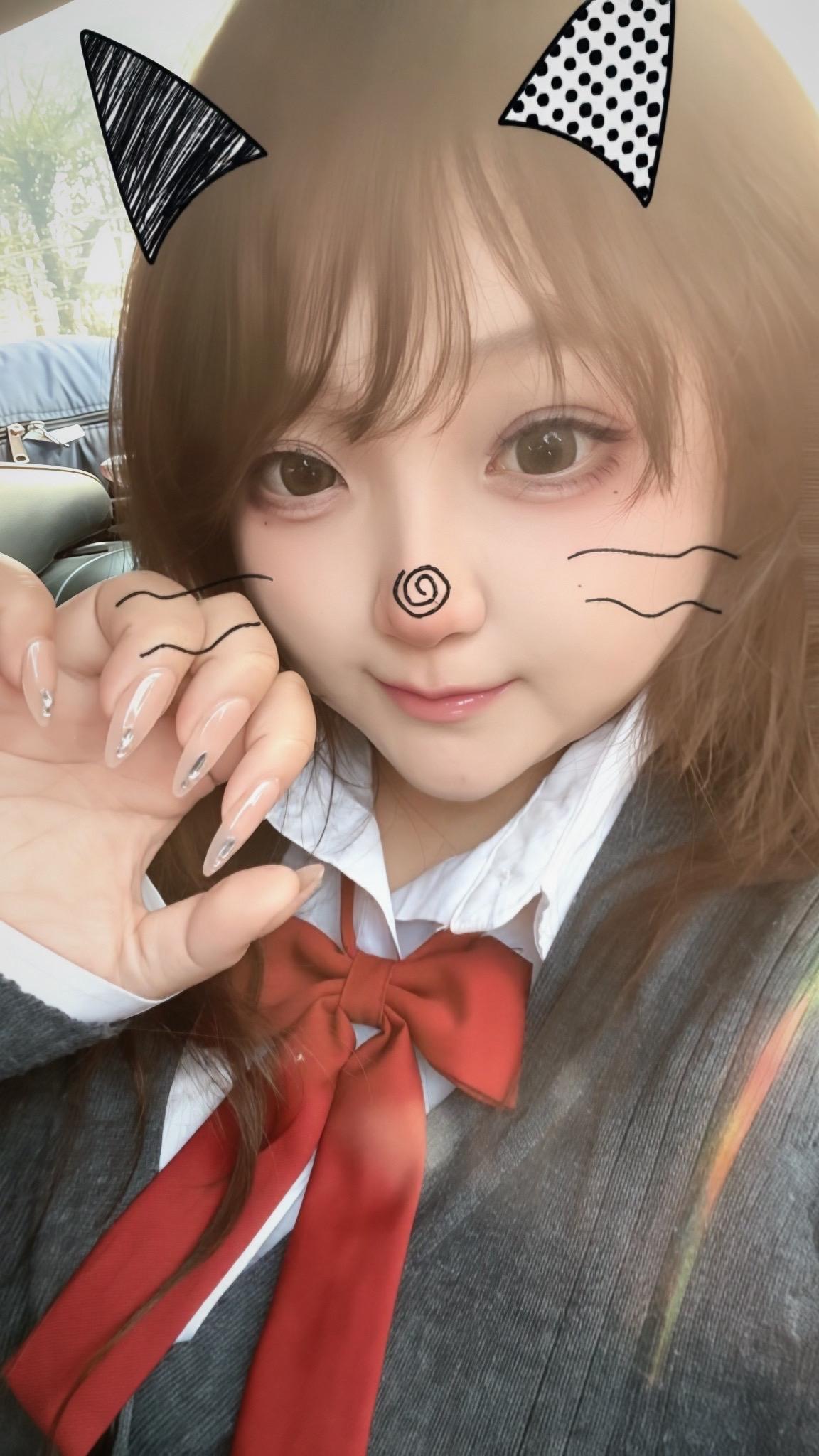 我没卖萌 我有个人格就是很萌 心情好的时候她就会出来(⸝⸝⸝ ╸w╺⸝⸝⸝)
