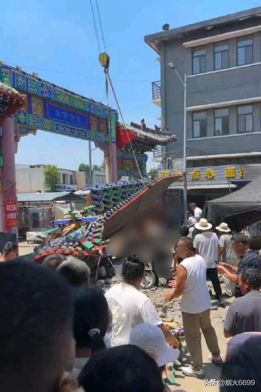 山东曲阜这事，真的太让人痛心了！官方通报伤了6人，一人抢救无效死亡。
看到报道，