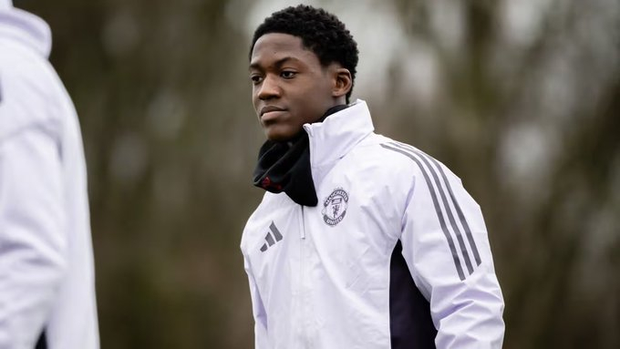 罗马诺据报道，曼联自1月份以来一直在与科比梅努进行谈判，目前双方即将达成新合同，