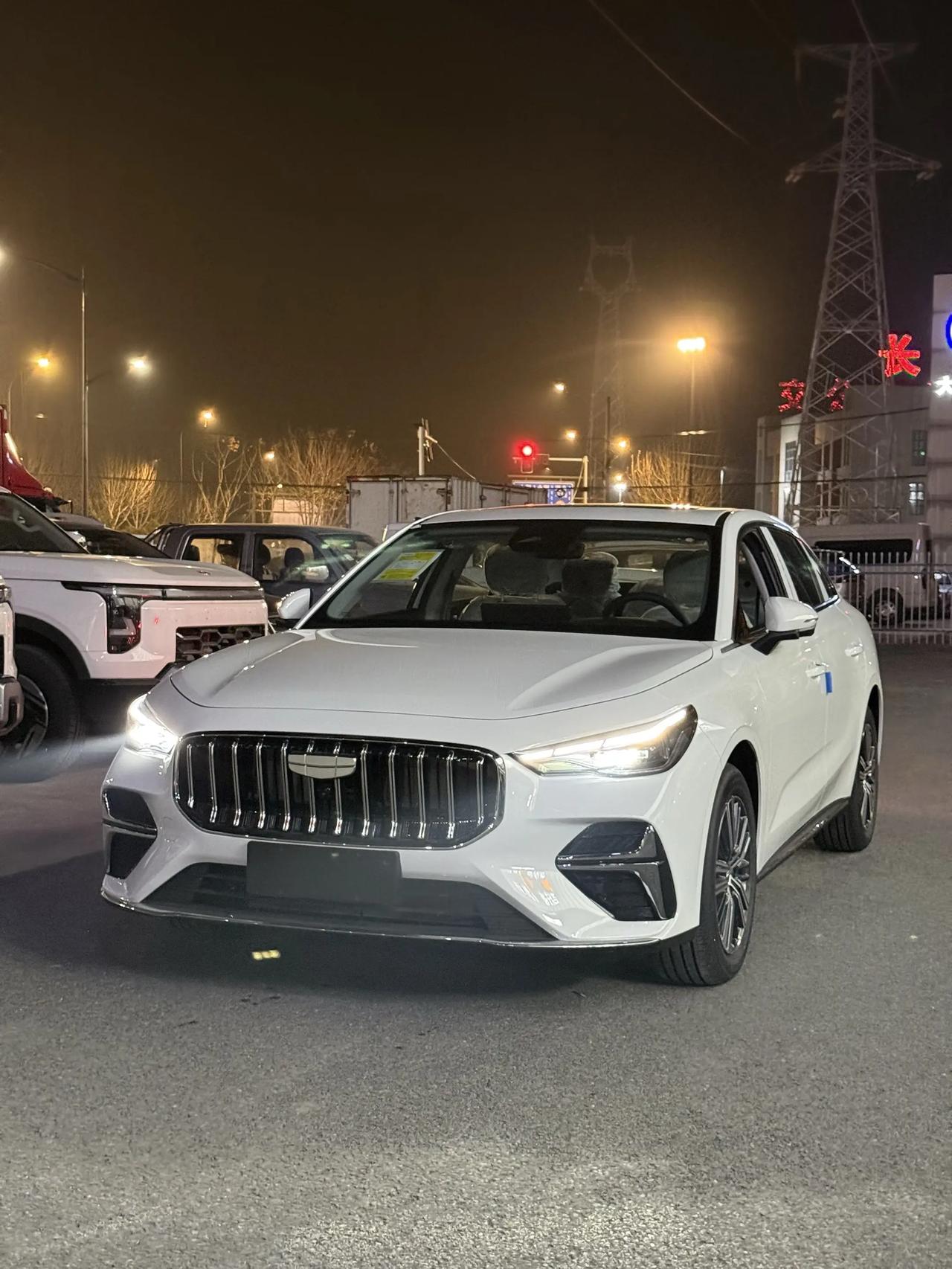 一、行情解读：帝豪二手市场现状&成交价
吉利帝豪作为国产家用轿车的常青树，二手市