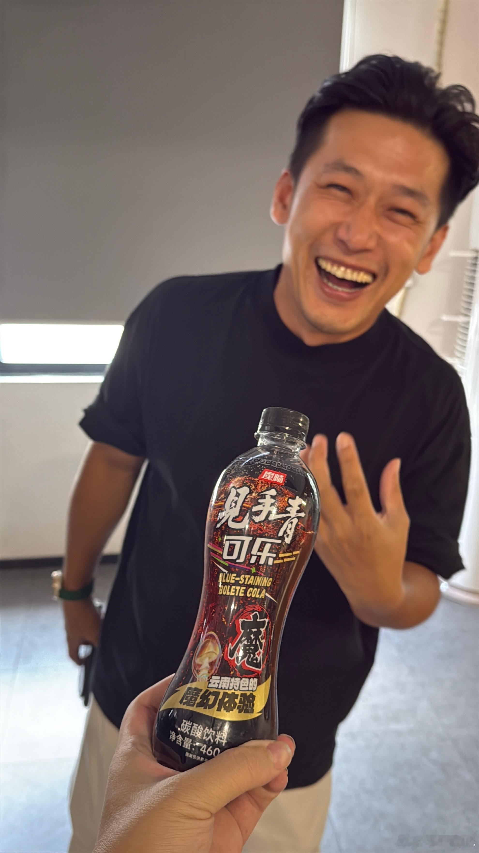 坤爷带比我的手信，见手青可乐！[允悲][允悲]睇个包装就知濑野 ​​​