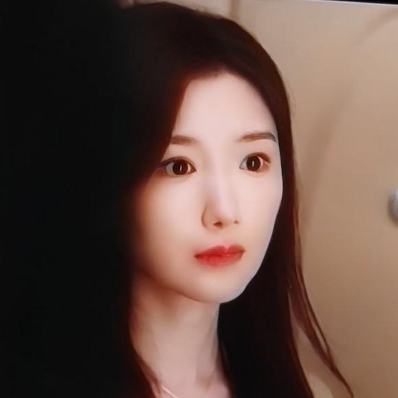 《问心2》里，杜炎上人工心脏的手术那真是一波三折。杜炎是个18岁天生心脏病的少年