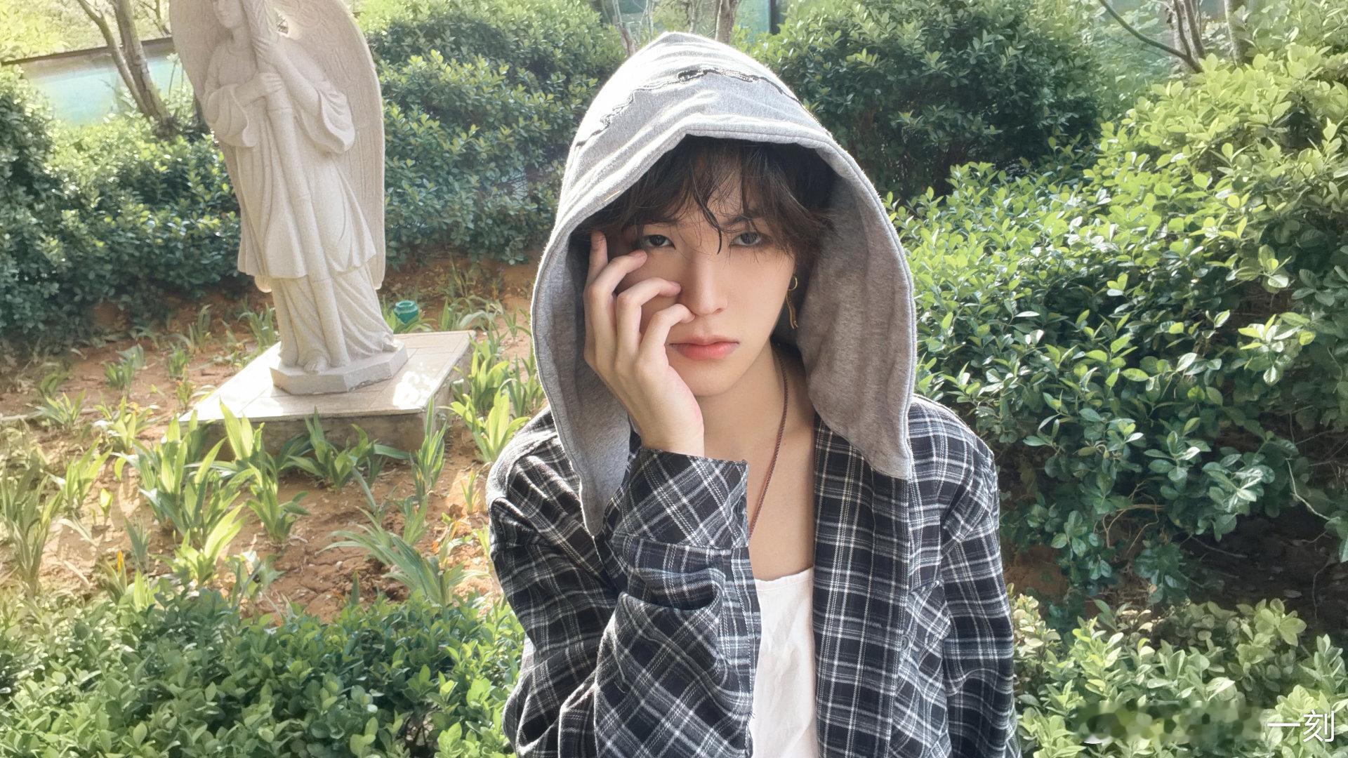 李希侃和罗正聊近期爆火业内说敖瑞鹏接中剧非常明智 万茜自降片酬主演中剧《朱雀堂》