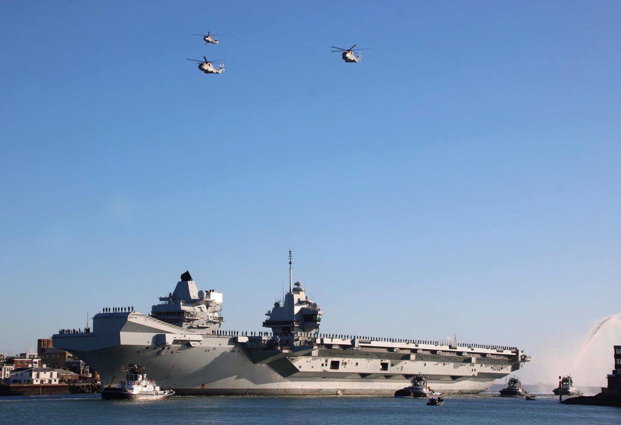 威尔士亲王号返回朴茨茅斯