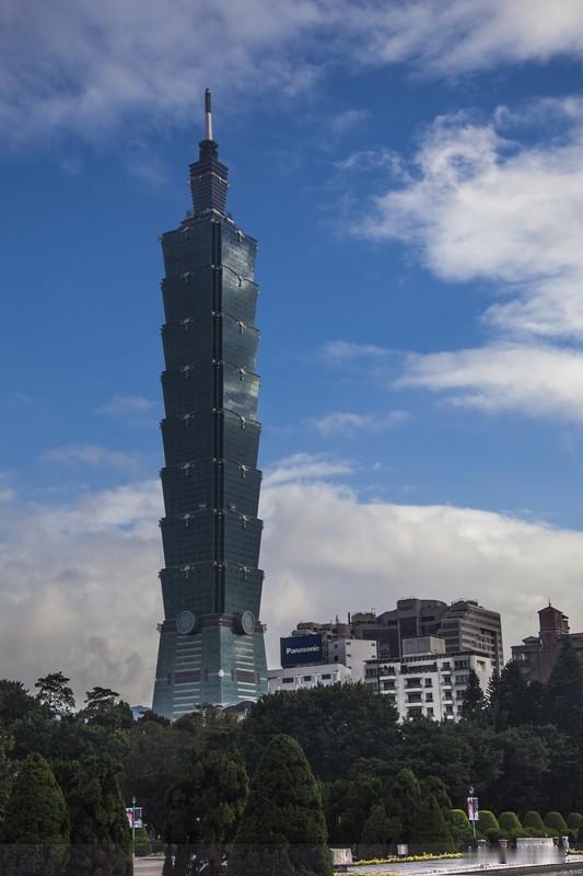 你能想象吗？在台湾街头，藏着多少令人意想不到的文化碰撞与传承！
就拿2026元旦