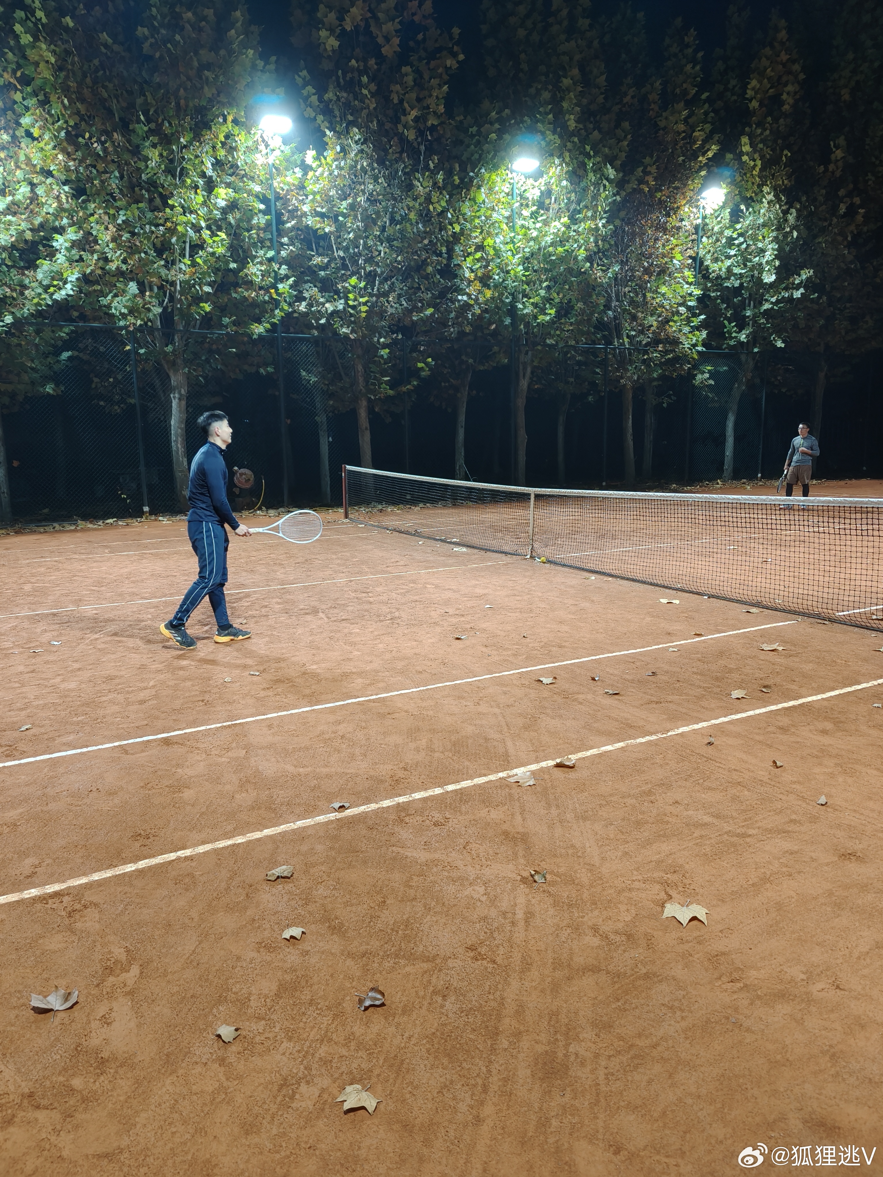 【预热贴3】当黄了的树叶落在红了的土地上。。。马上结束今日一练。 ​​​