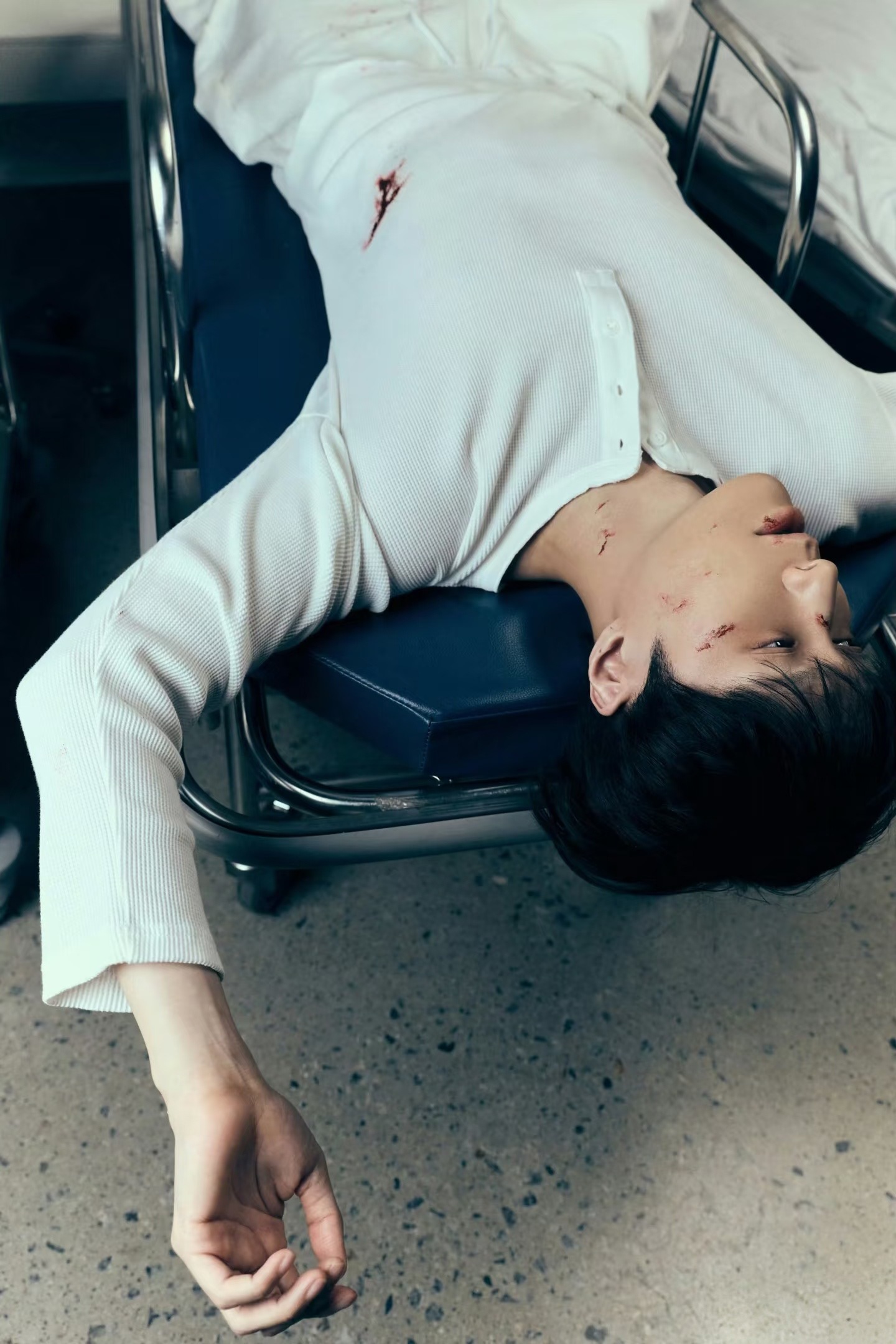 EXO回归预告不愧是手握票房大爆电影的人，张艺兴这故事感确实是断层的，他的镜头出