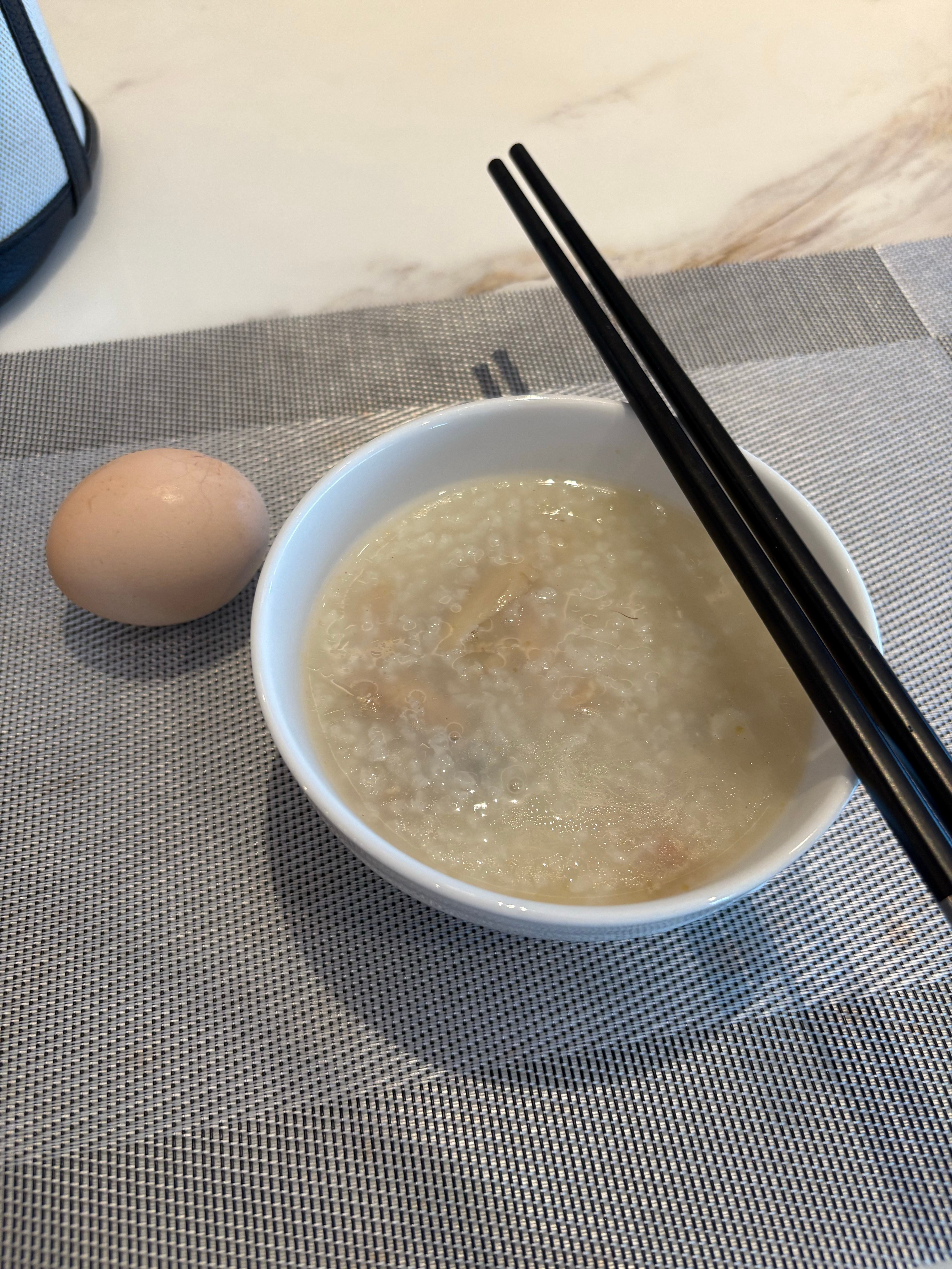 重庆火锅的威力确实很无穷，昨天晚上的衣服已经被淹入味了，伙伴说：这就是江湖儿女的
