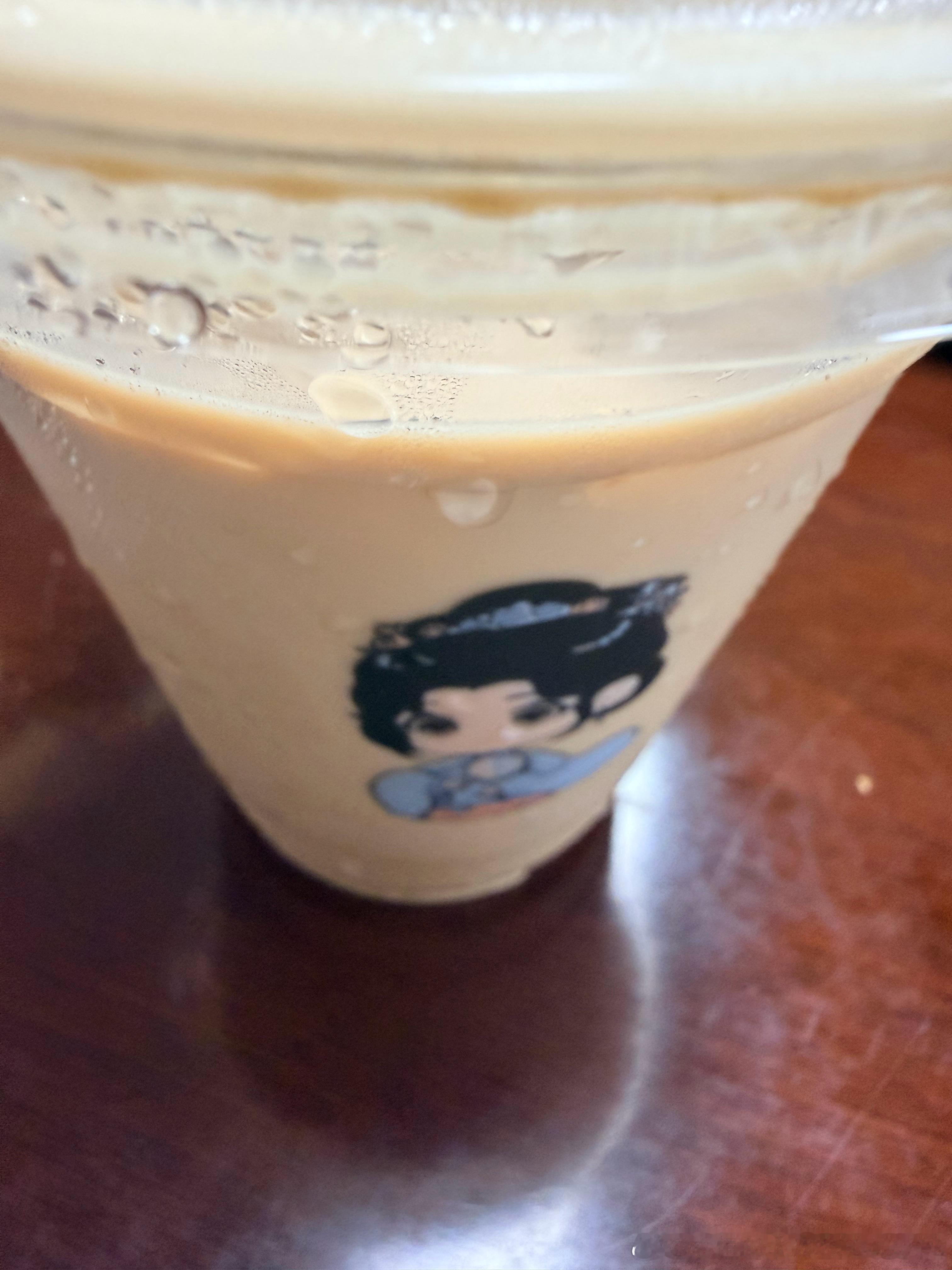 给自己灌一杯咖啡，开始抽自己鞭子…… ​​​