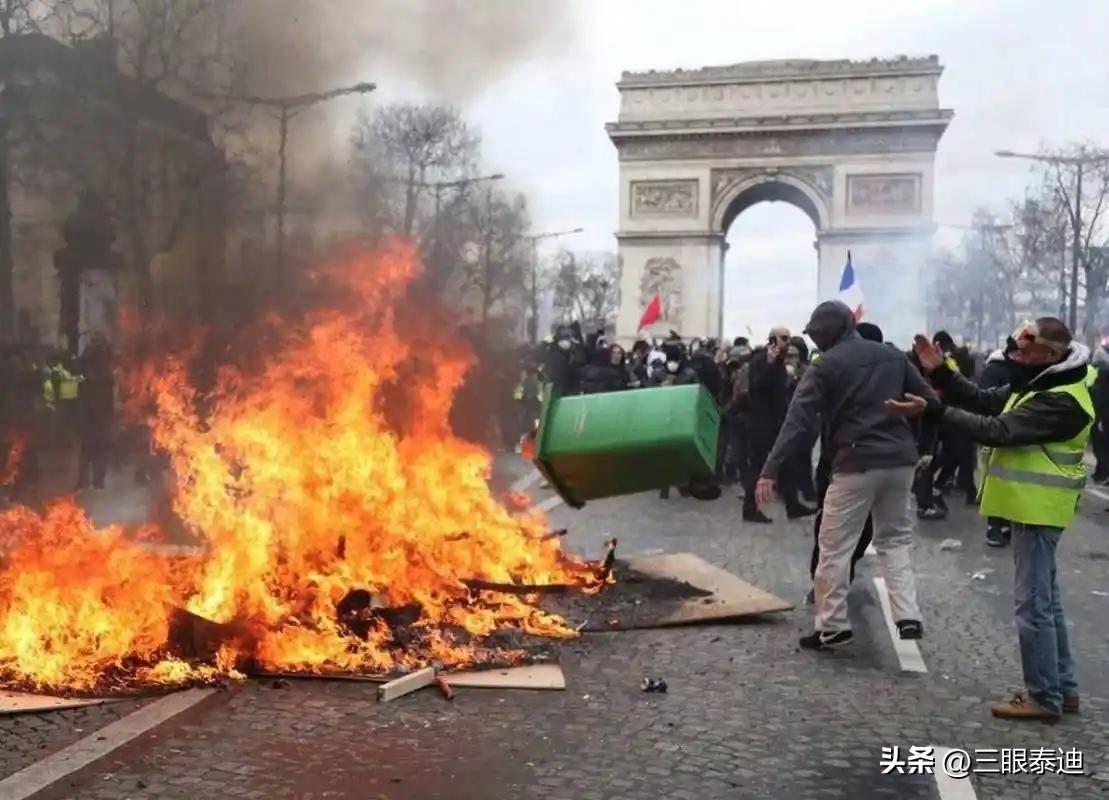 火光再燃！法国再度爆发全国大暴乱，狂欢背后是积重难返的社会撕裂
 
本该是城市的