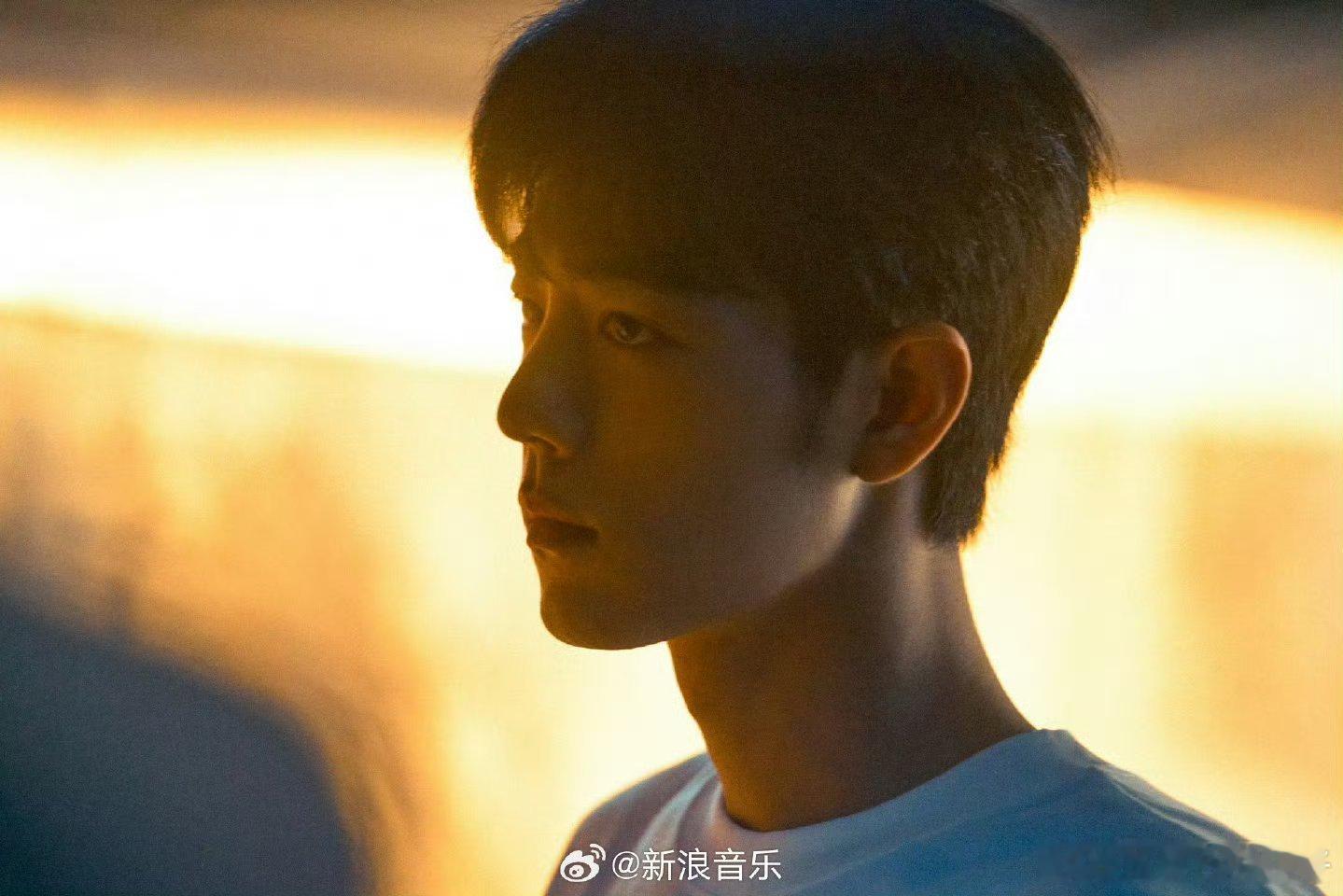 肖战祝张艺兴音乐话剧演出顺利 ，他俩又是啥时候认识的[喵喵][喵喵] 