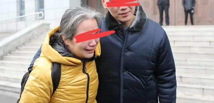 对不起，判错了


2005年1月，临沐二中发生了一件大事，高一女生小云突然失踪