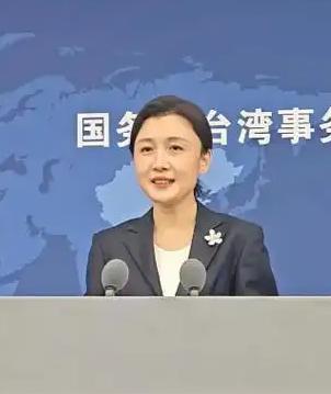 9月30日，针对台媒记者追着问，两岸官方沟通还有没有戏？台湾公务人员来大陆是不是