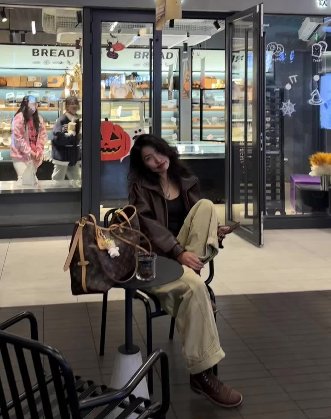 朝暮与年岁并往 与你一起共至光年