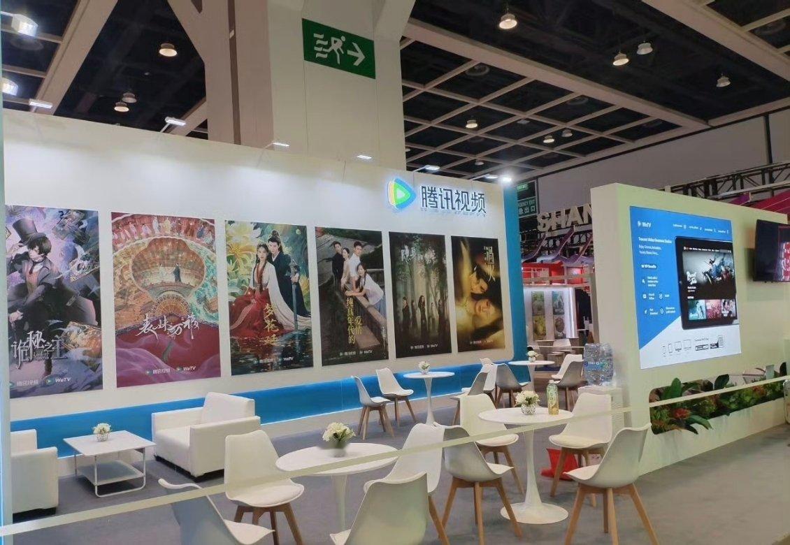 陈哲远3部作品亮相香港影展遍地开花.爱奇艺带来《把黑夜点燃》腾讯带来《梦花廷》宁