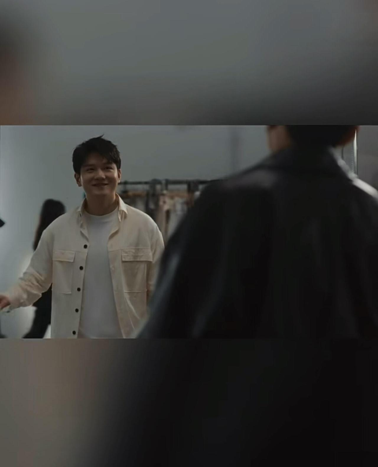 被日默瓦的广告宣传感动到了，最爱的两个男人有了交集，柔刚并济！
看对方的眼神可以