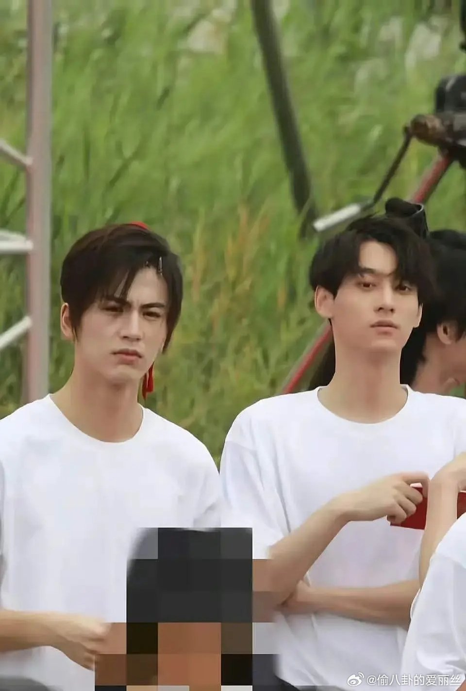 这妆造是真让张凌赫当了回牛呀！ 