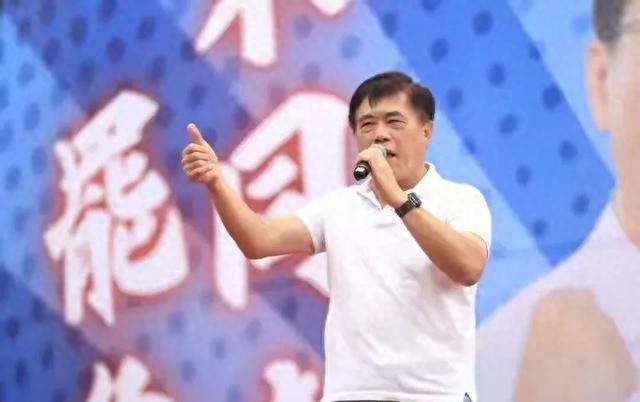 [微风]领表不到一星期，赵少康确定出局，郝龙斌做出两个承诺，郑丽文回应了。
 