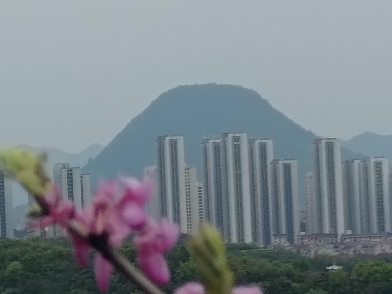 八面山下神奇的脚步