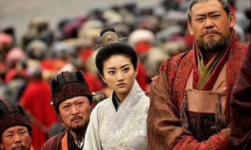 景甜的颜值被吹过了，她早期在电影里并不出彩 ​​​