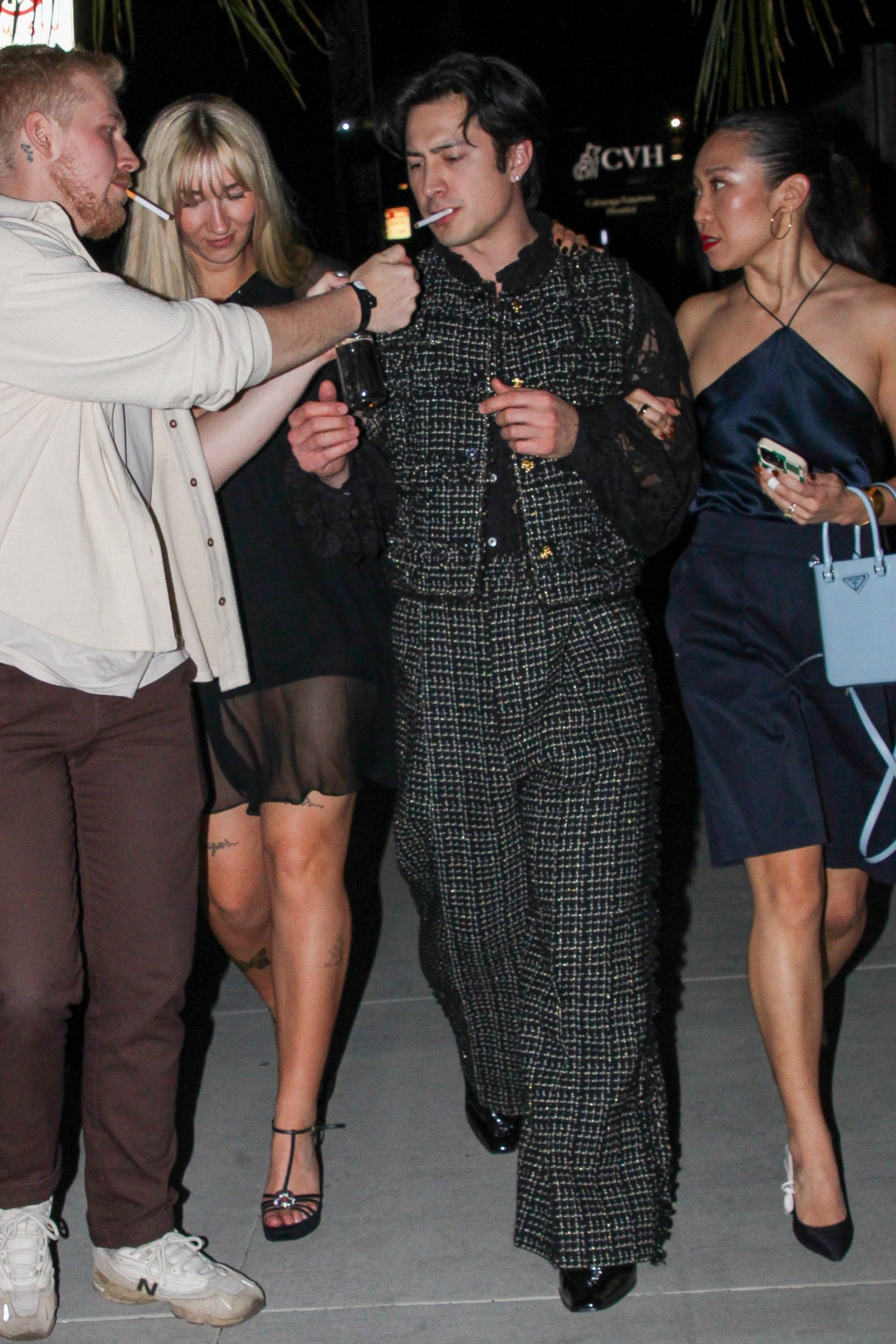 Hudson Williams 出席CAA奥斯卡预热派对。离开派对的路上，Hud