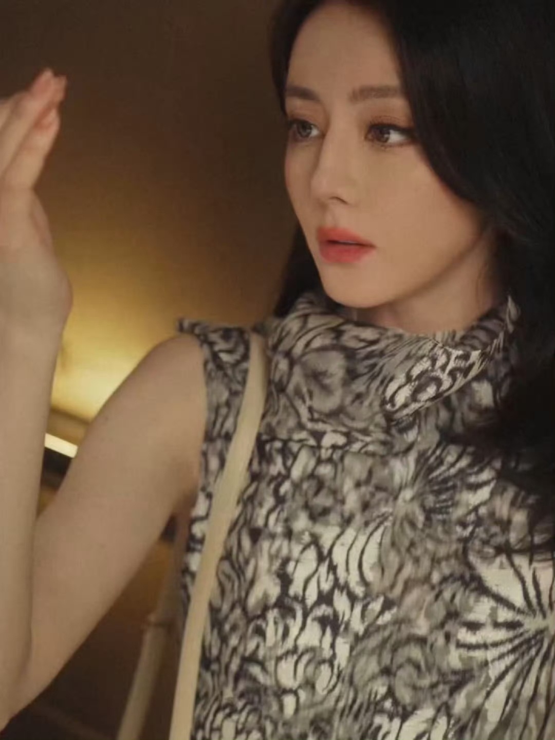 迪丽热巴｜Dior全球品牌大使新造型掉落 ！热巴身穿 2026 早秋新装携 Di