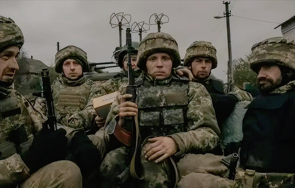 泽连斯基亲口爆大瓜，俄乌打了这么久，乌军居然已经牺牲了5.5万人，而事实上远非如