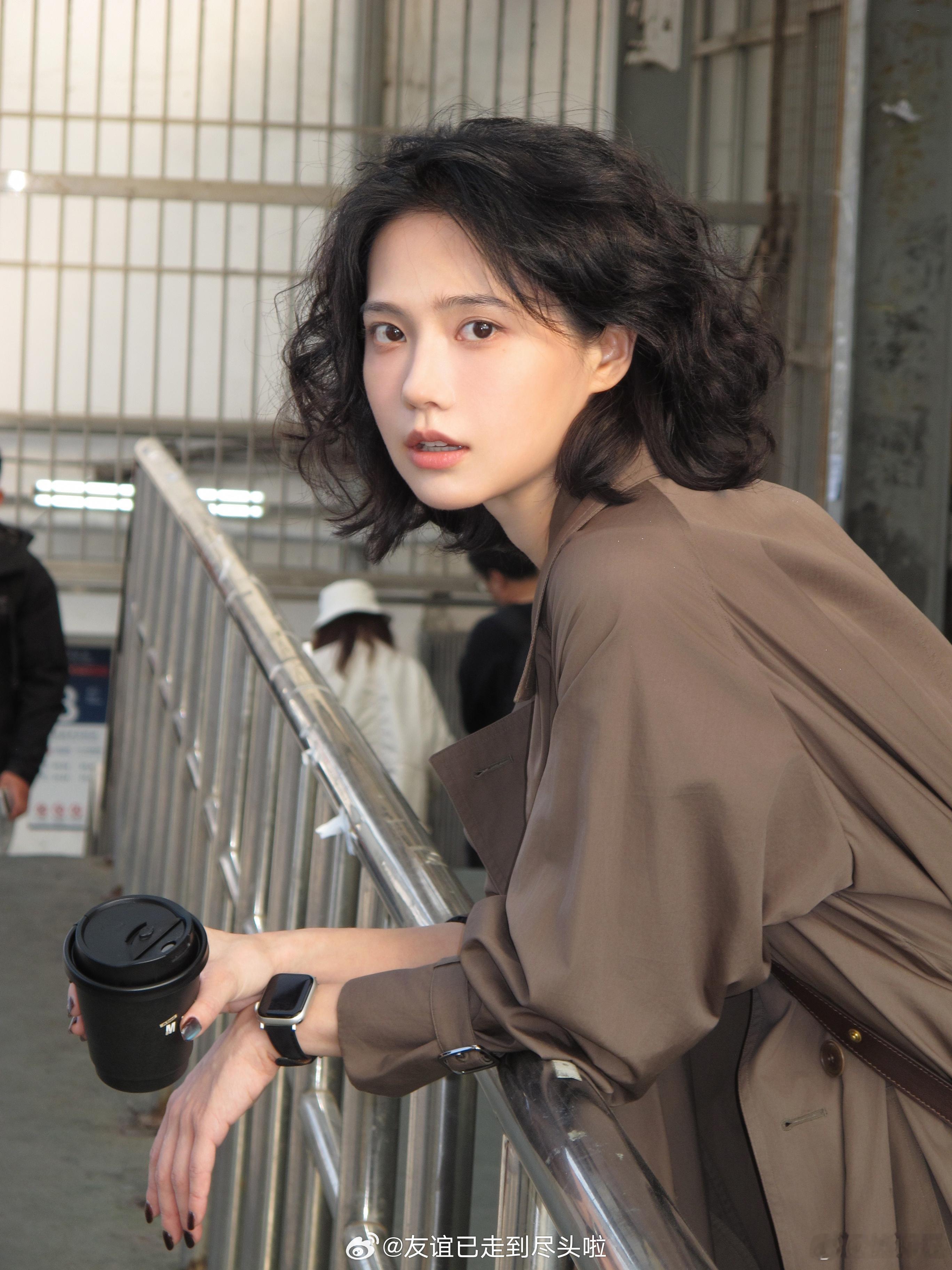 🍉：《从红月开始》常华森姜珮瑶平二番末世科幻题材，男主郭麒麟，女主姜珮瑶，男二