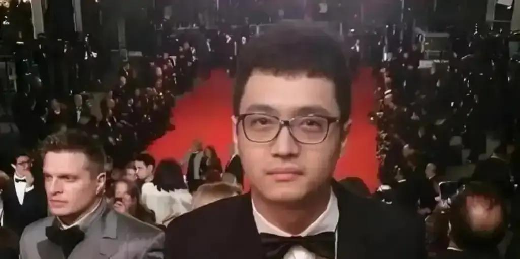 刑满当天，马蓉带货3700万
 
宋喆出狱那天，北京春寒。同一天，马蓉在直播间卖