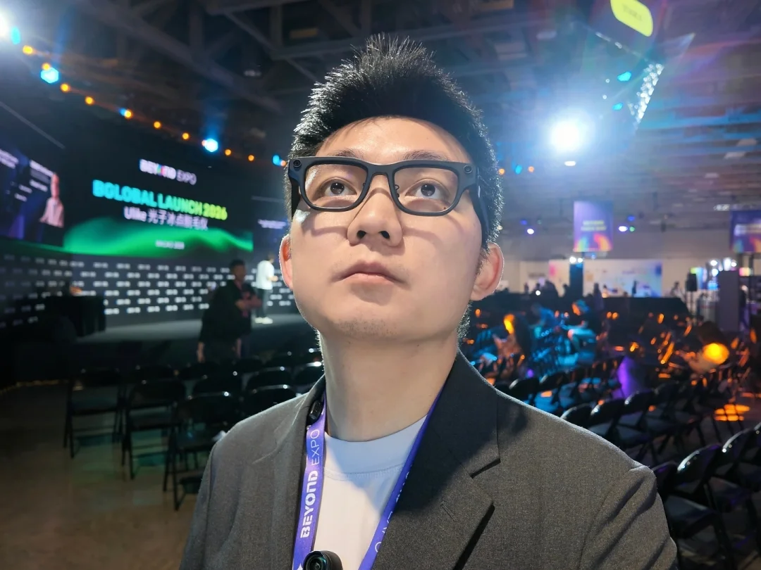 在澳门和讯飞 AI 眼镜重逢