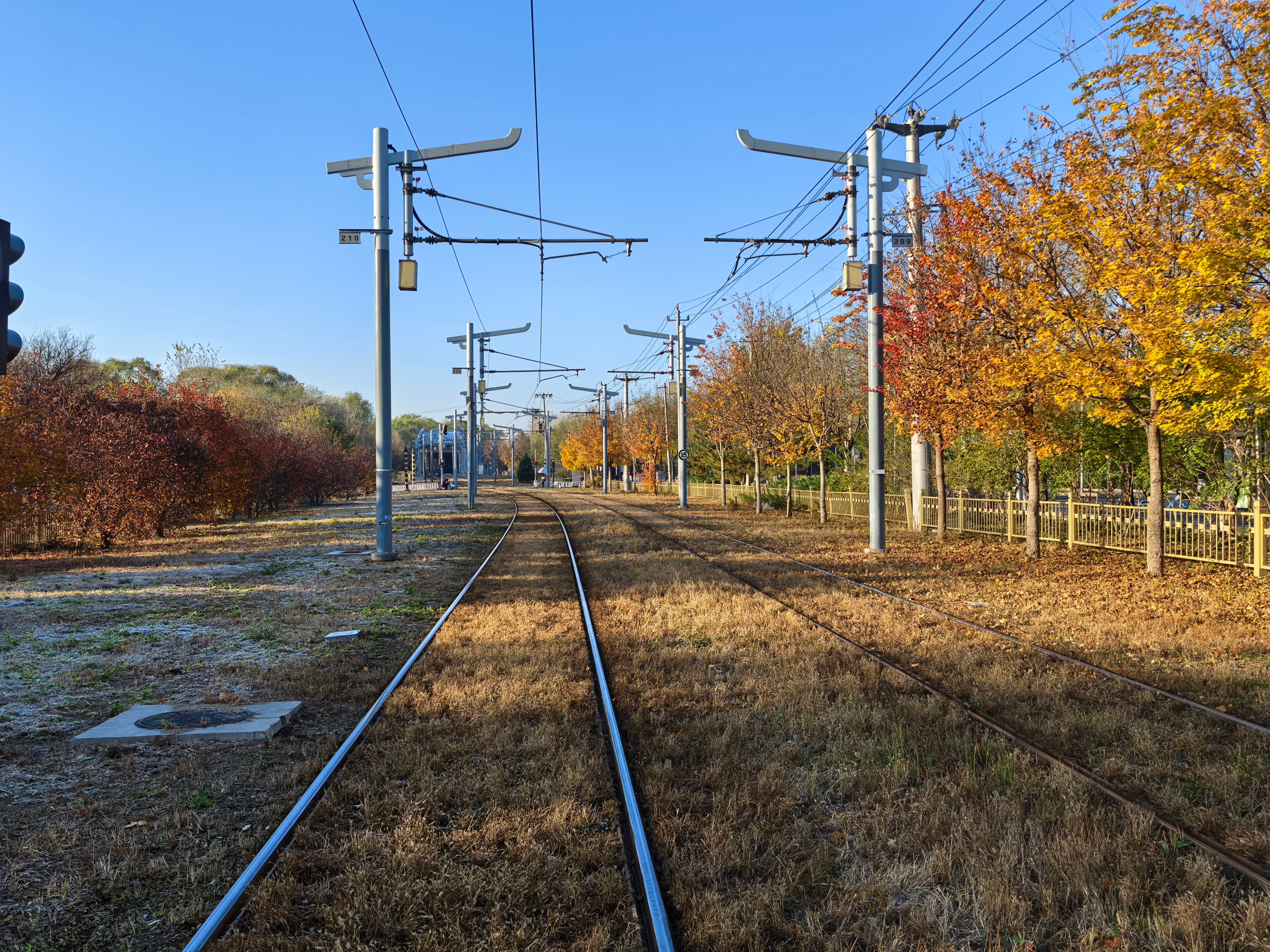俄乌硝烟四年未散，巴阿边境昨日再起冲突，以美今日空袭伊朗...世界并不太平，战火