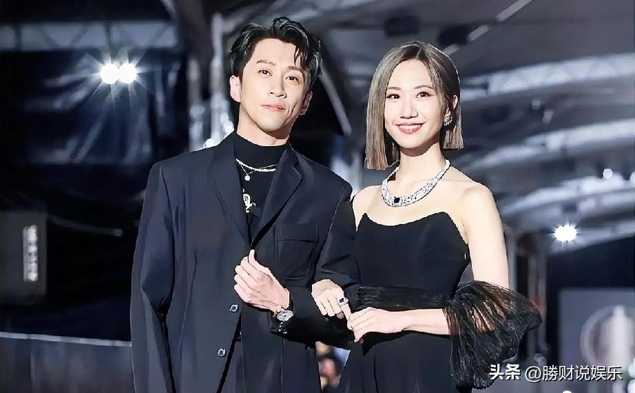 《康熙来了》黄金搭档陈汉典与Lulu宣布喜讯，这对荧幕CP终于修成正果！
《康熙