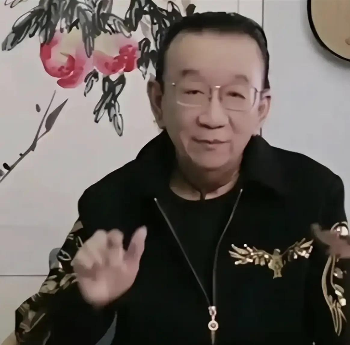 侯耀华宣布，518无限期推迟了

这出“518大戏”一下子热闹得像过年。侯耀华一