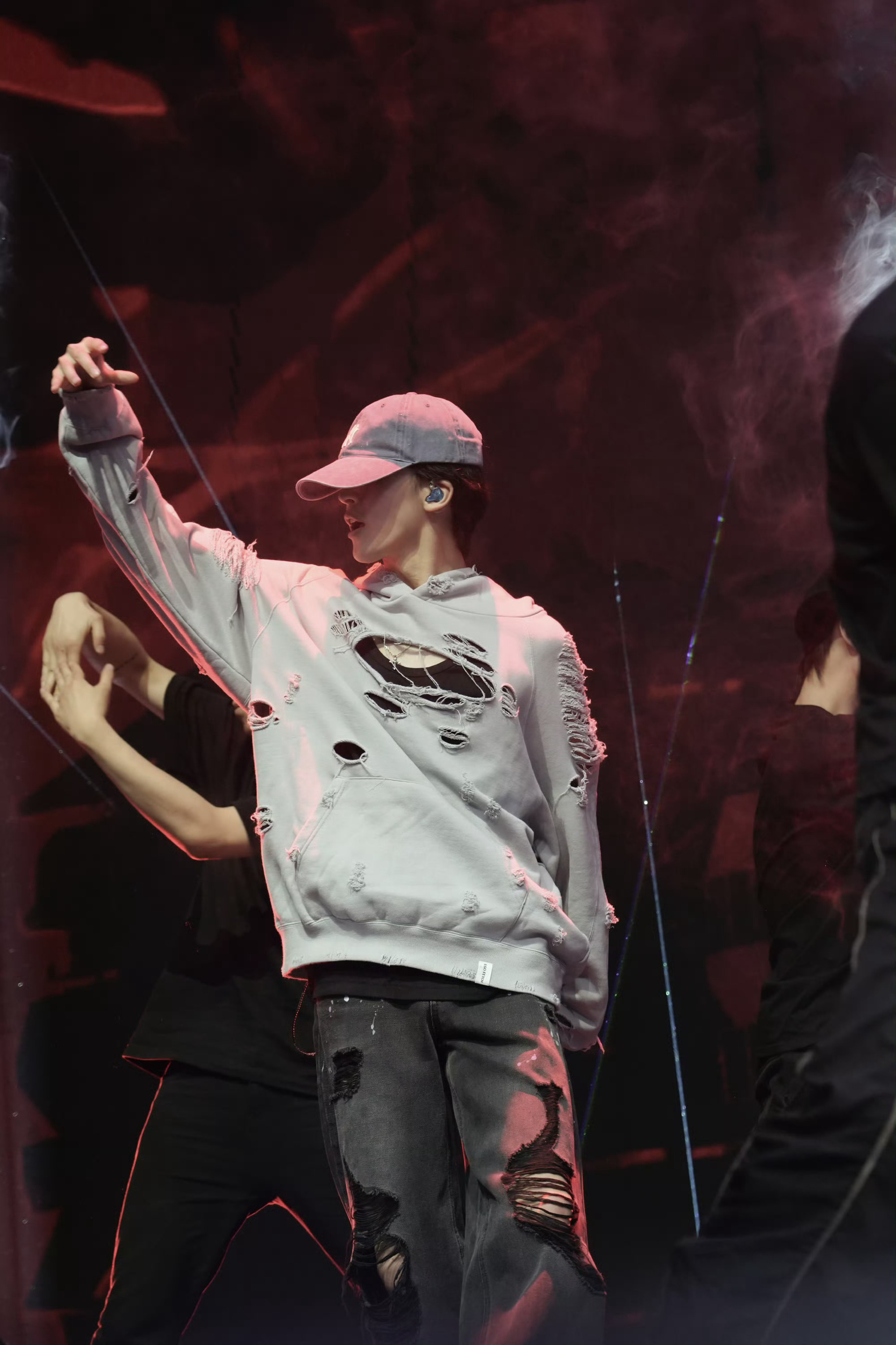 何洛洛何洛洛写给粉丝的信反复看何洛洛的手写信，每一句都藏着对粉丝的珍视他记得和粉