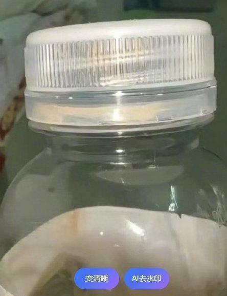 被泡过的饮料没开封也不能喝瓶装大头瓶口的结构设计存有细微缝隙的缺陷，若经过洪水浸