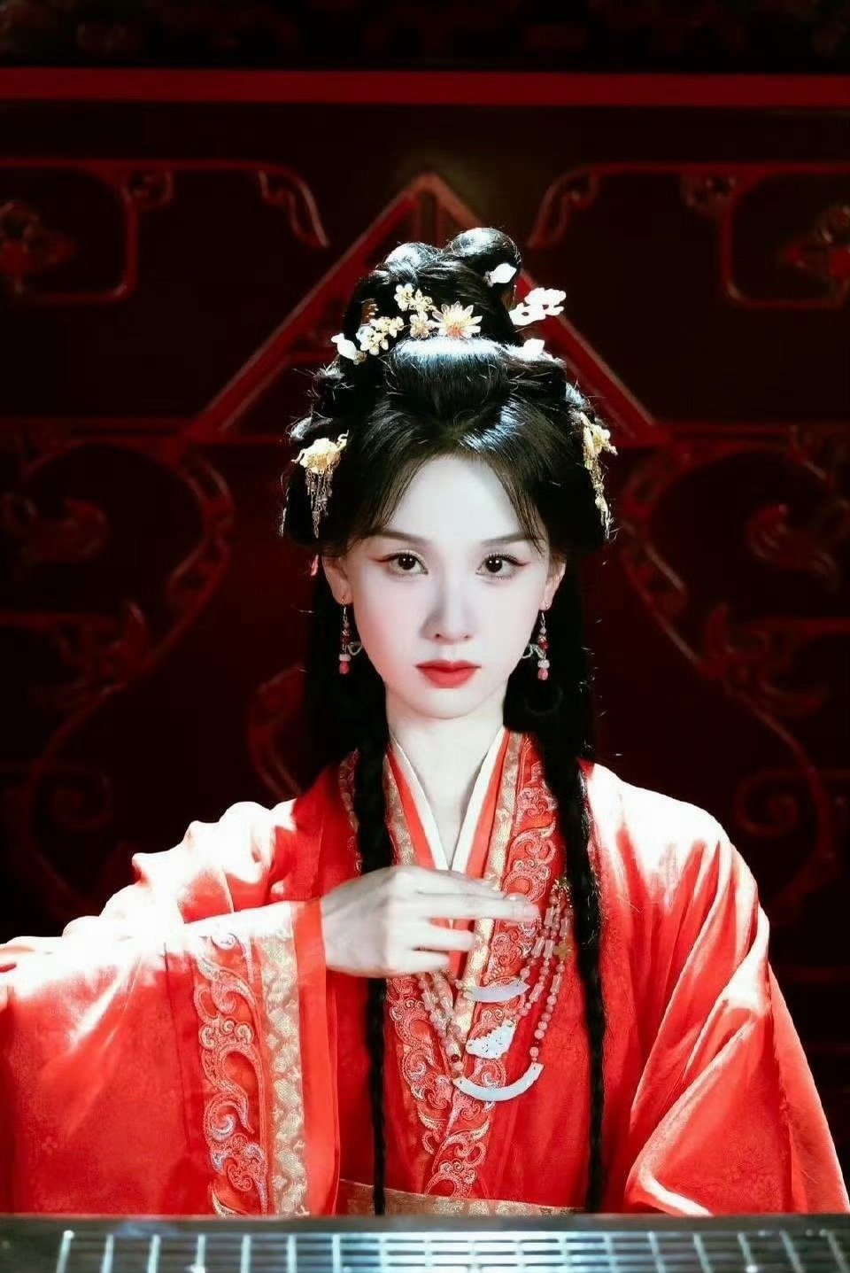 天哪陈都灵发了二十万红包！美嘟太大方了！翘楚值得！发红包都向陈都灵看齐好吗！陈都