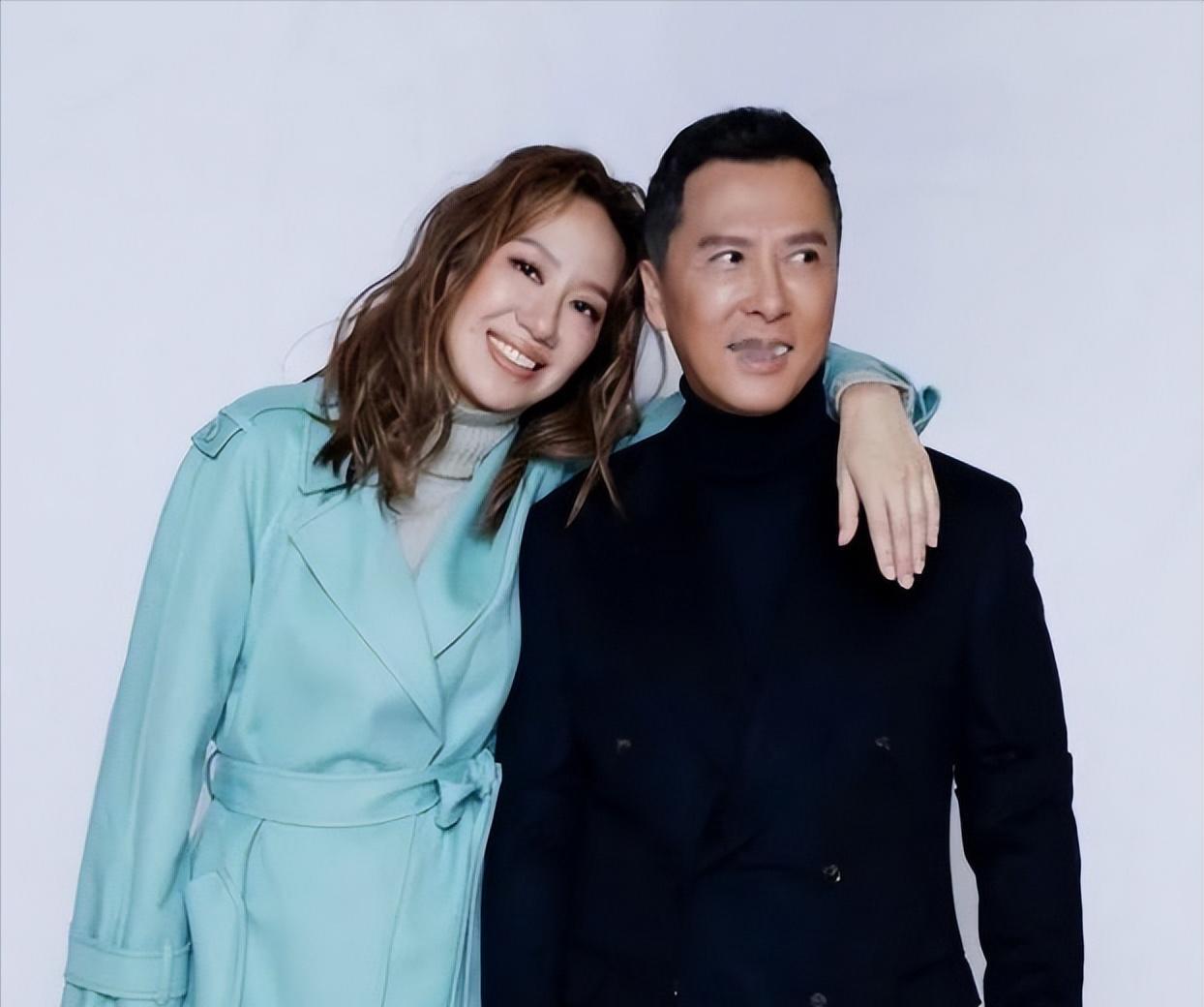 1994年，梁静慈和甄子丹离婚后没多久，发现自己怀孕了。

拿着孕检单站在甄子丹