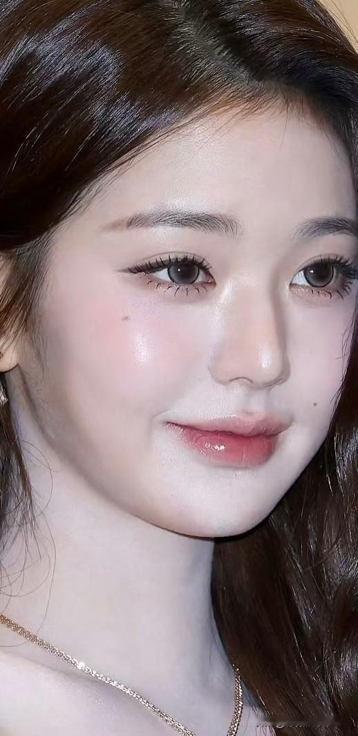 张元英怼脸美拍，状态很好