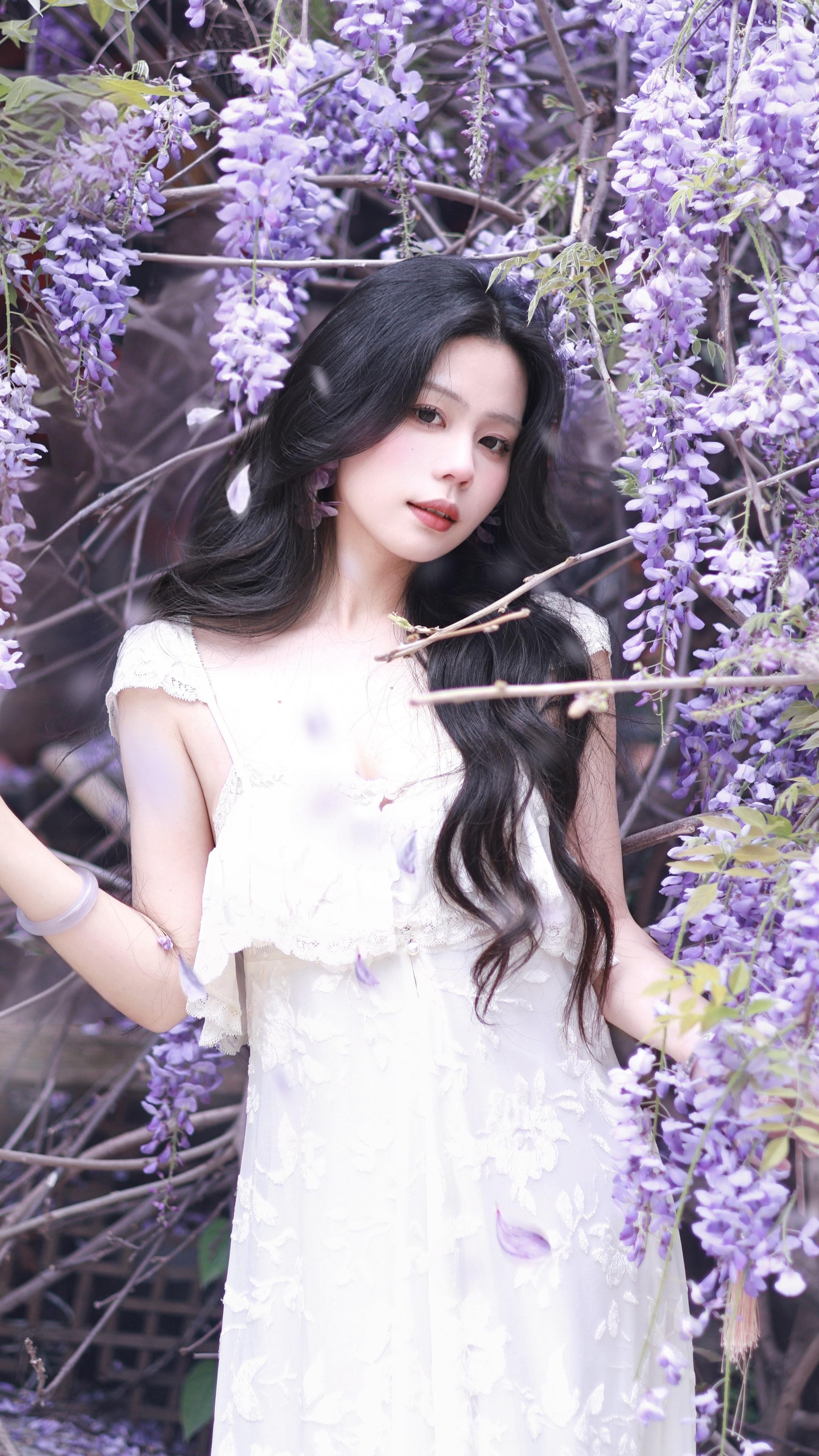 只是一个转身 又醉倒你的唇。