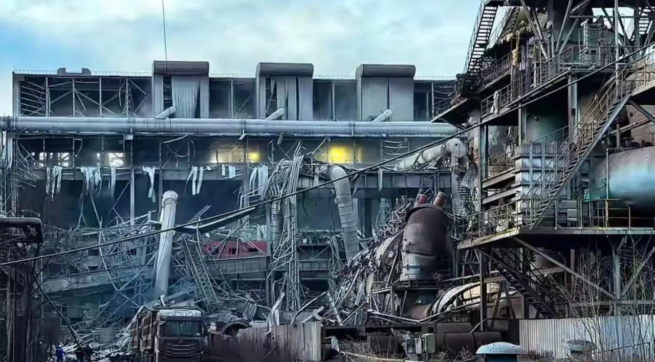 包钢爆炸，不仅把炉子炸穿了，还把腐败的“太师椅”震散了！

三任董事长接连落马，