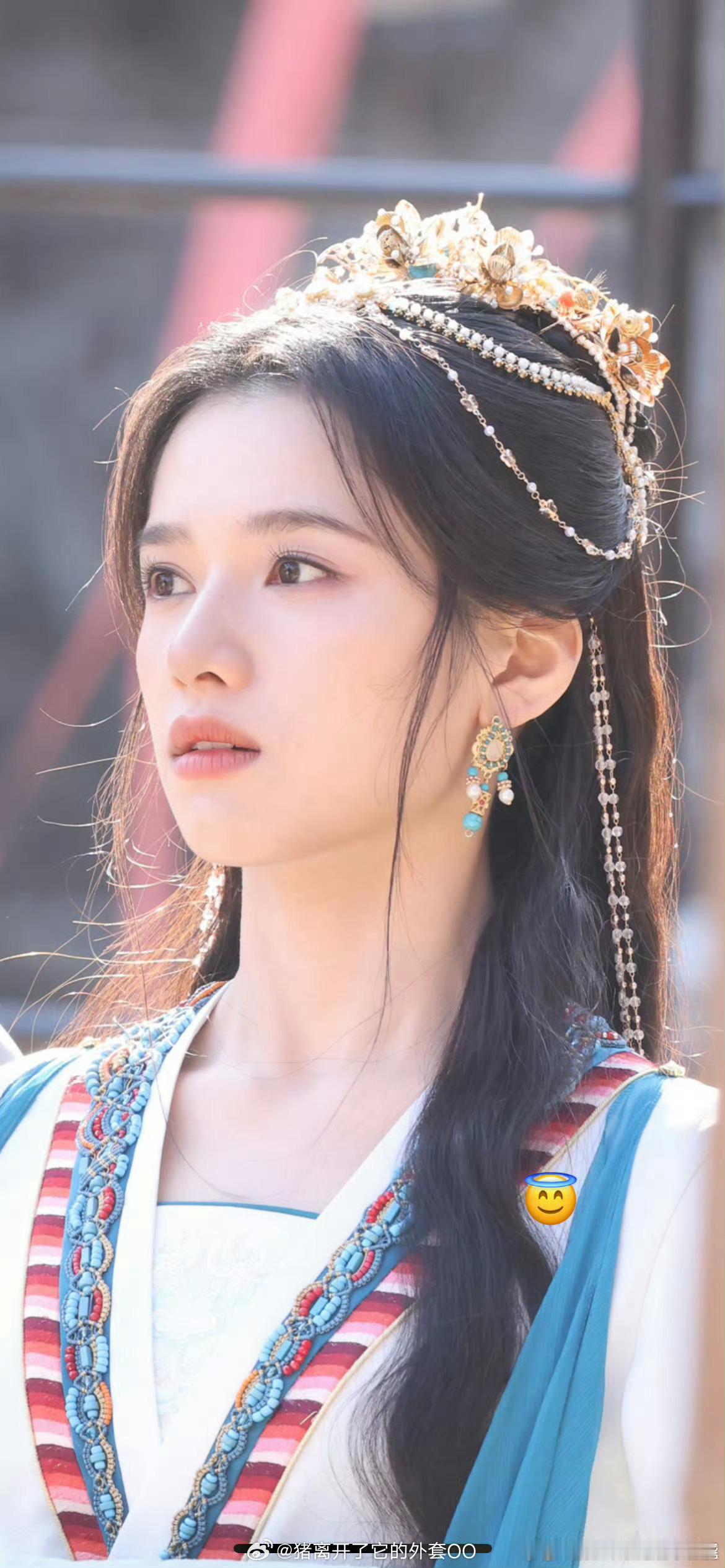 张婧仪《梦花廷》缇兰怼脸生图脸很美，仪有生图牛逼症但是衣服真的不行 
