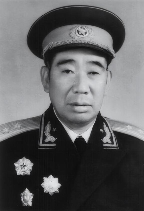 1955年授衔前，杨国夫自己估摸着能评个少将就不错了，可结果一公布，他竟与多位纵