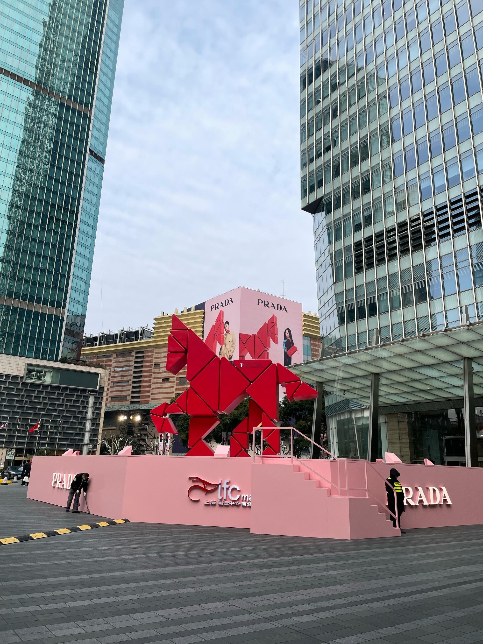 大地广真的很美丽吧，每刷到有人打卡我都要停下来放大看，至今没有发现做蓝血顶奢代言