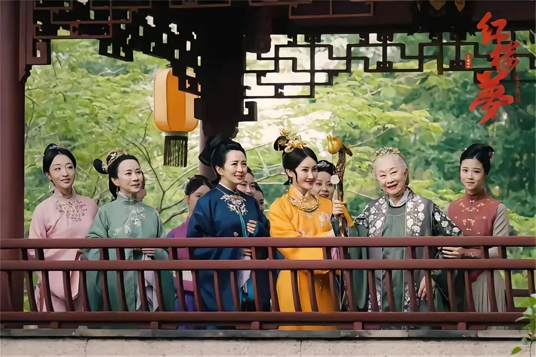 胡导翻拍《红楼梦》最近颇受争议。昨天特地抽空去电影院看了一场。并没有外界说的那么