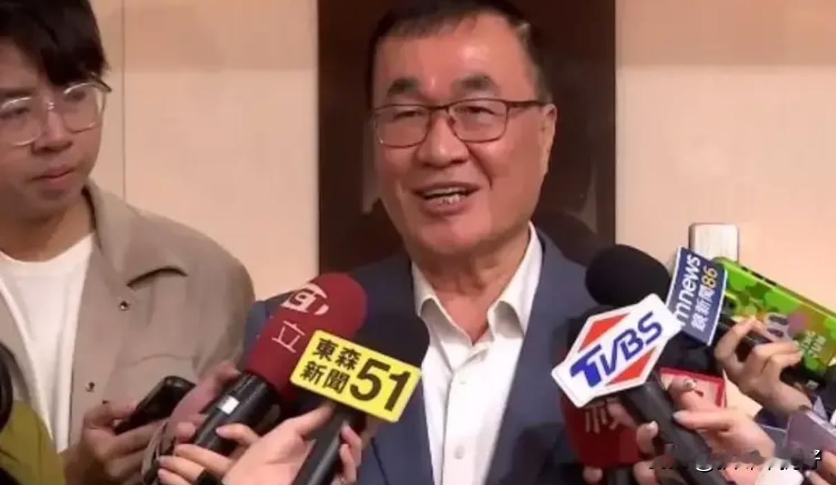 到底何时全身心投入新北选战？李四川给出明确时间点

随着2026的临近，绿营早早