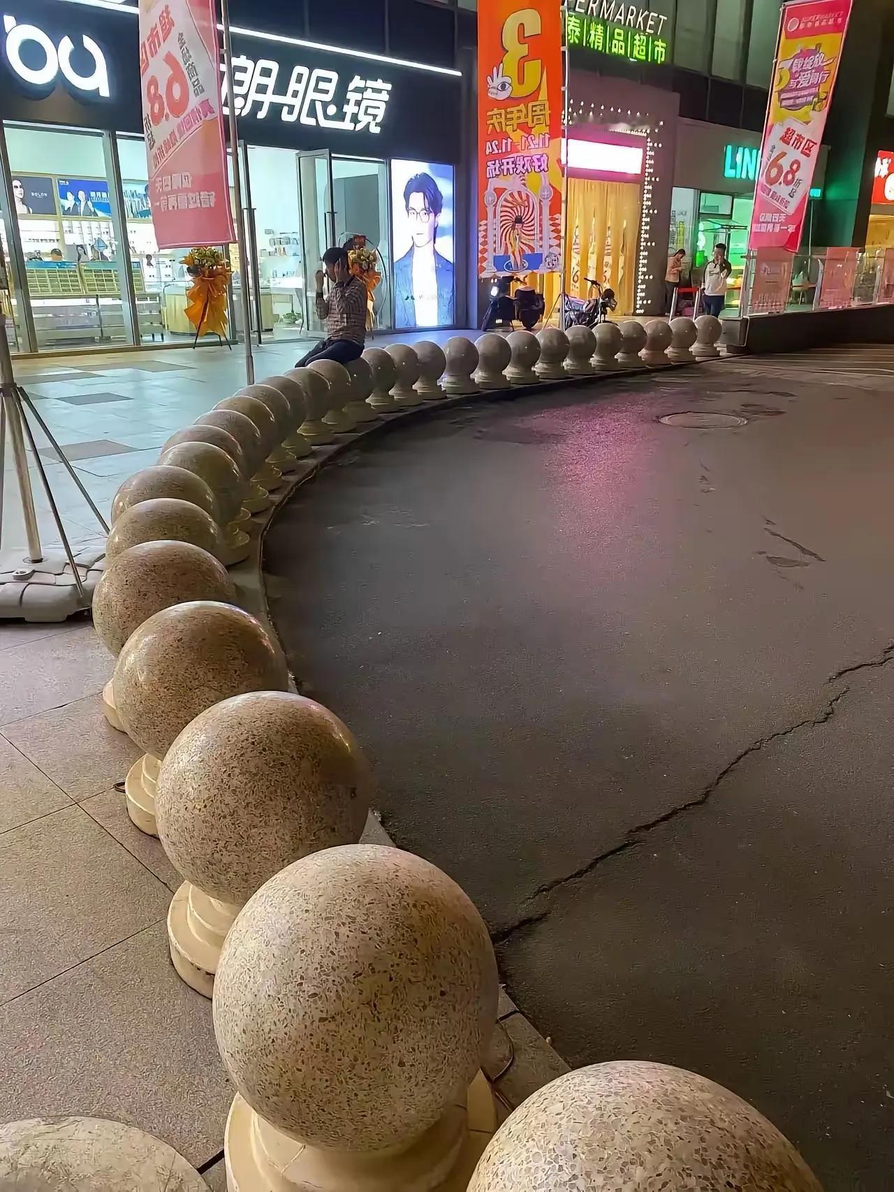 太夸张了，这得花多少钱？