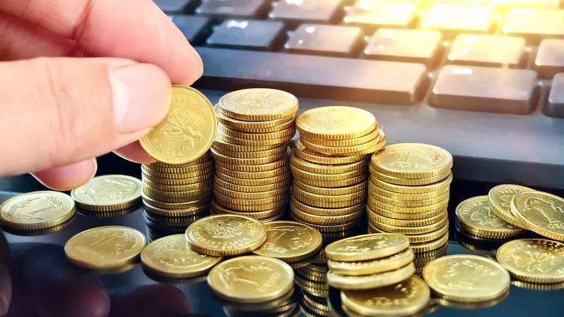 人活一辈子，很多东西看似属于自己，实则不然。金钱，大家拼命赚，以为有了它就有安全